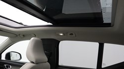 2022 (72) VOLVO XC40 2.0 B4P Ultimate Dark 5dr Auto 5185914