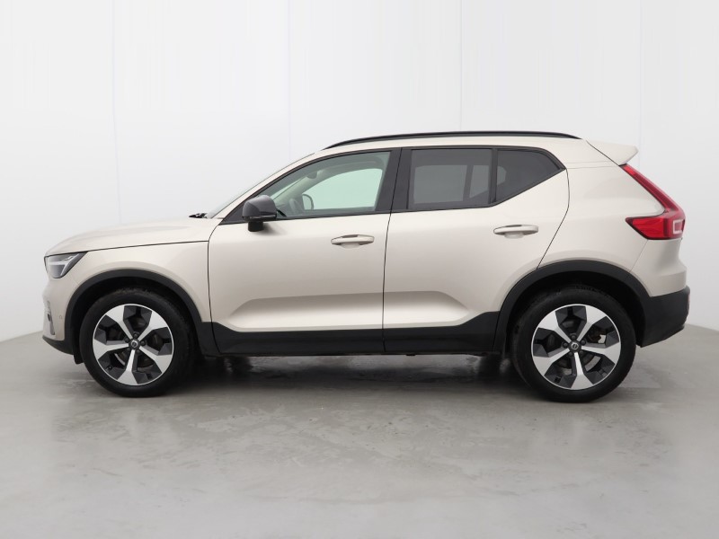 2022 (72) VOLVO XC40 2.0 B4P Ultimate Dark 5dr Auto 5185880