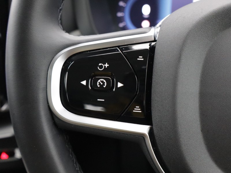 2025 (74) VOLVO XC60 2.0 B5P Plus Dark 5dr AWD Geartronic 5091913