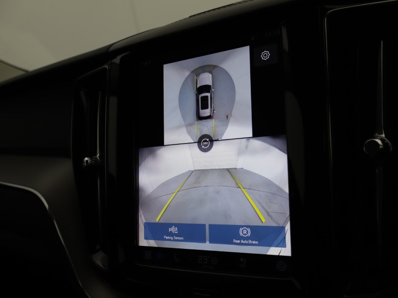 2025 (74) VOLVO XC60 2.0 B5P Plus Dark 5dr AWD Geartronic 5091918