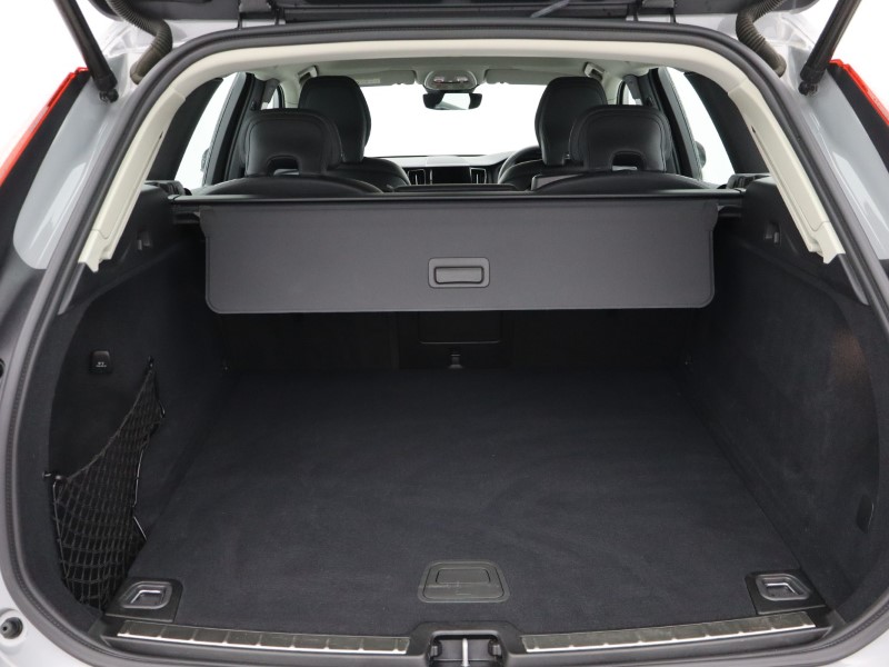 2025 (74) VOLVO XC60 2.0 B5P Plus Dark 5dr AWD Geartronic 5091889