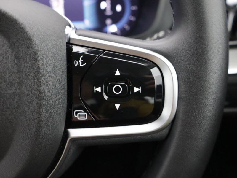 2025 (74) VOLVO XC60 2.0 B5P Plus Dark 5dr AWD Geartronic 5091914