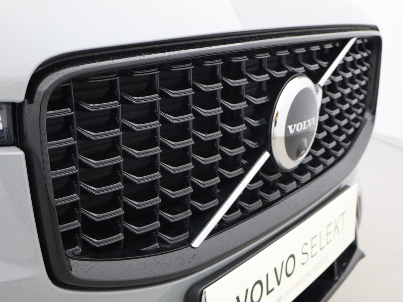 2025 (74) VOLVO XC60 2.0 B5P Plus Dark 5dr AWD Geartronic 5091877