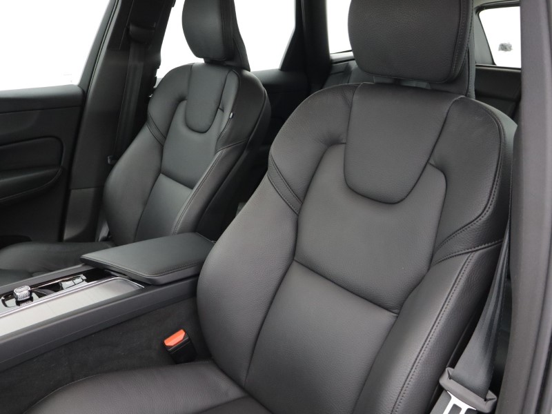 2025 (74) VOLVO XC60 2.0 B5P Plus Dark 5dr AWD Geartronic 5091902