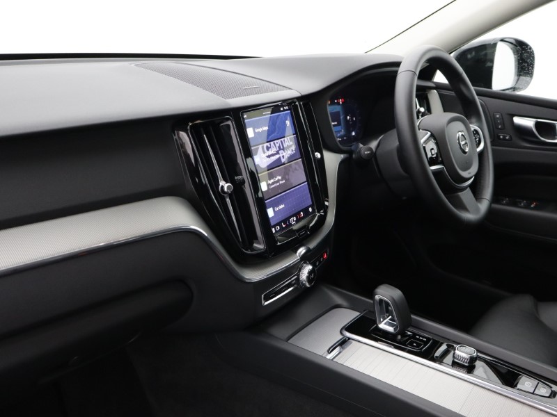 2025 (74) VOLVO XC60 2.0 B5P Plus Dark 5dr AWD Geartronic 5091904