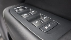 2025 (74) VOLVO XC60 2.0 B5P Plus Dark 5dr AWD Geartronic 5091895