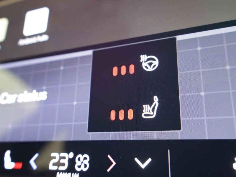 2025 (74) VOLVO XC60 2.0 B5P Plus Dark 5dr AWD Geartronic 5091922