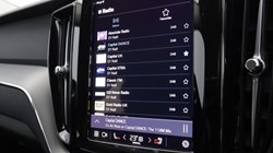 2025 (74) VOLVO XC60 2.0 B5P Plus Dark 5dr AWD Geartronic 5091919