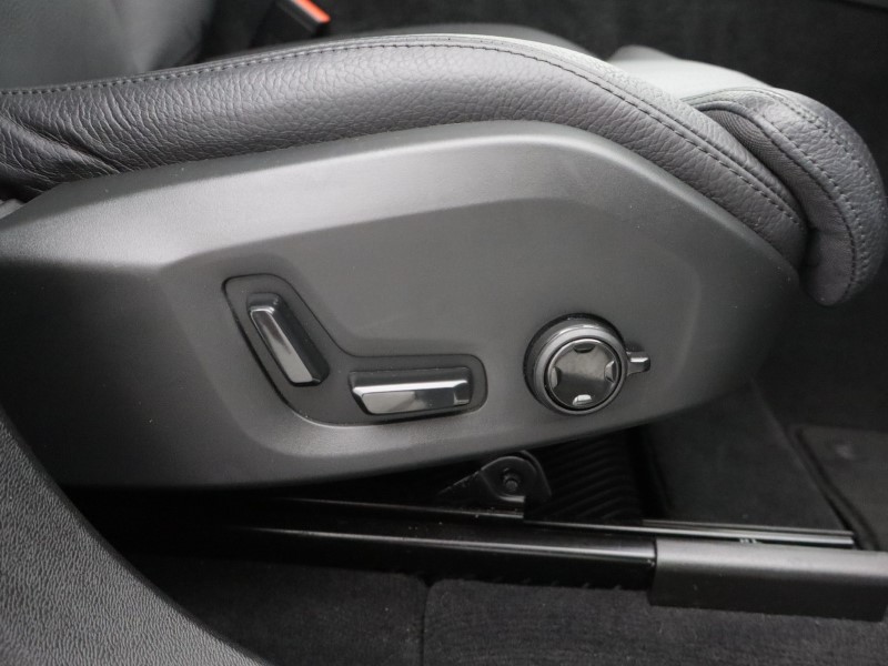 2025 (74) VOLVO XC60 2.0 B5P Plus Dark 5dr AWD Geartronic 5091898