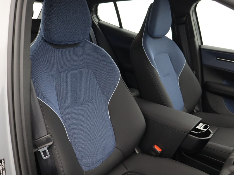 2025 (75) VOLVO EX30 200kW SM Extended Range Plus 69kWh 5dr Auto 5099387