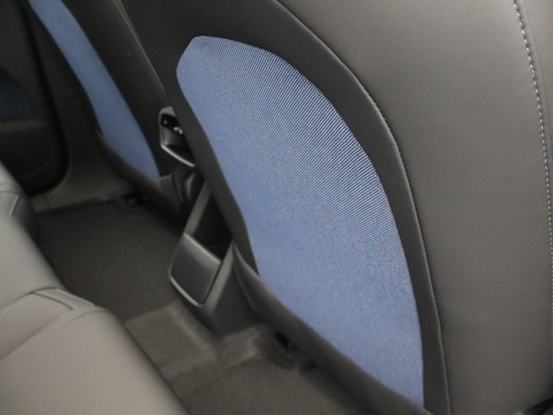 2025 (75) VOLVO EX30 200kW SM Extended Range Plus 69kWh 5dr Auto 5099391