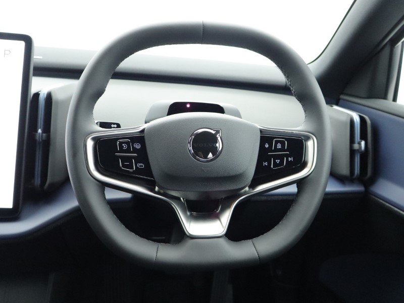 2025 (75) VOLVO EX30 200kW SM Extended Range Plus 69kWh 5dr Auto 5099396