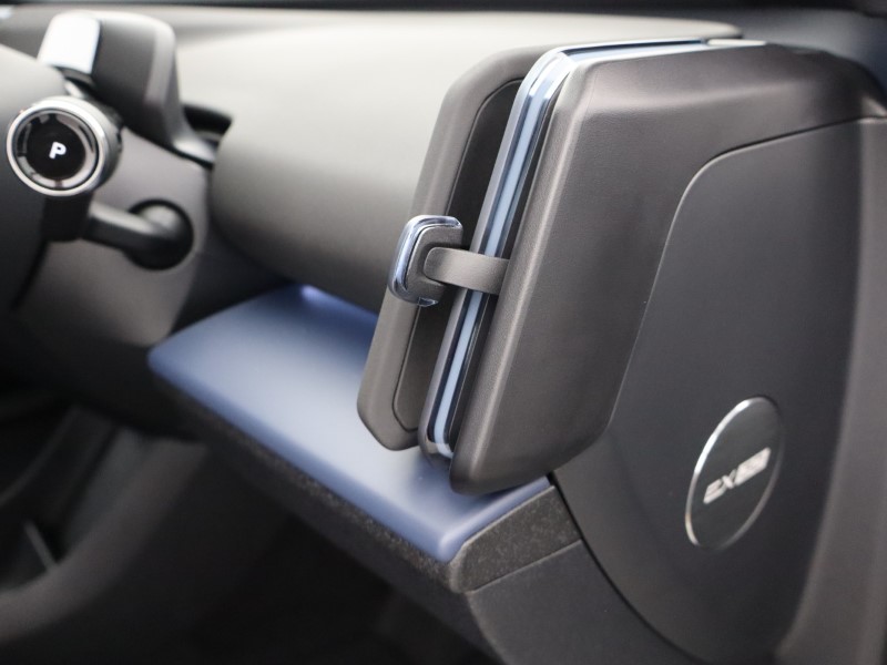 2025 (75) VOLVO EX30 200kW SM Extended Range Plus 69kWh 5dr Auto 5099383