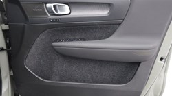 2025 (74) VOLVO XC40 2.0 B3P Ultra Dark 5dr Auto 5121027