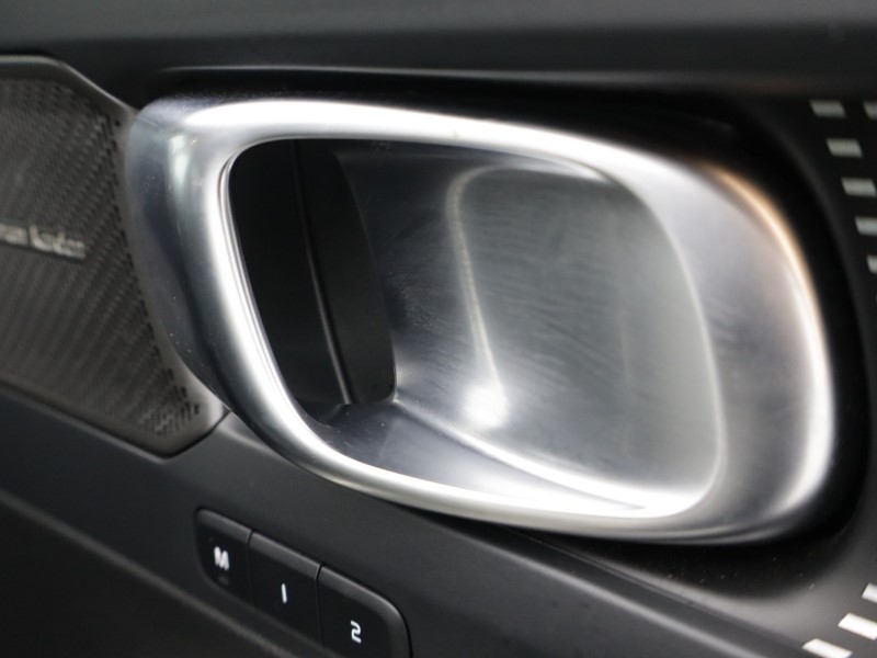 2025 (74) VOLVO XC40 2.0 B3P Ultra Dark 5dr Auto 5121030