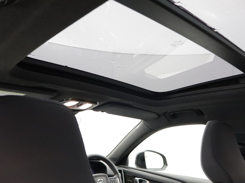 2025 (74) VOLVO XC40 2.0 B3P Ultra Dark 5dr Auto 5121023