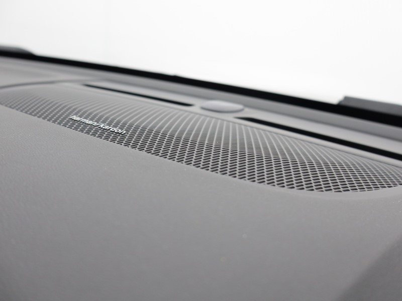 2025 (74) VOLVO XC40 2.0 B3P Ultra Dark 5dr Auto 5121057