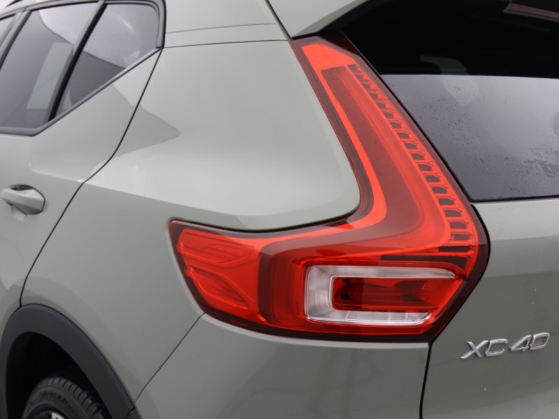 2025 (74) VOLVO XC40 2.0 B3P Ultra Dark 5dr Auto 5121011