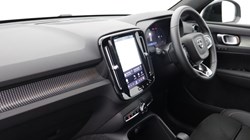 2025 (74) VOLVO XC40 2.0 B3P Ultra Dark 5dr Auto 5121026