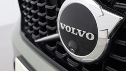 2025 (74) VOLVO XC40 2.0 B3P Ultra Dark 5dr Auto 5121009