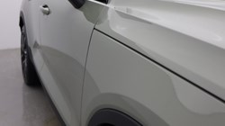 2025 (74) VOLVO XC40 2.0 B3P Ultra Dark 5dr Auto 5121010