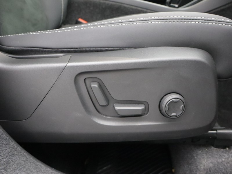 2025 (74) VOLVO XC40 2.0 B3P Ultra Dark 5dr Auto 5121033