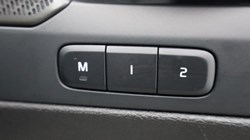 2025 (74) VOLVO XC40 2.0 B3P Ultra Dark 5dr Auto 5121031