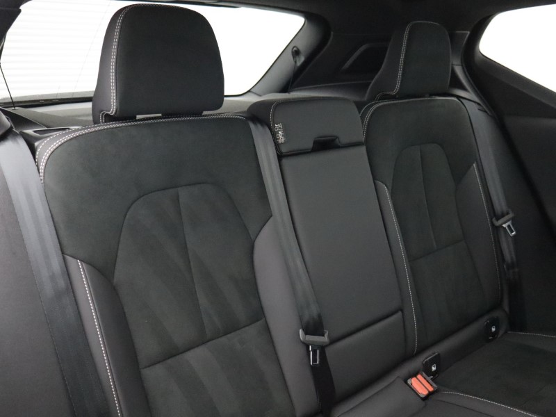 2025 (74) VOLVO XC40 2.0 B3P Ultra Dark 5dr Auto 5121039