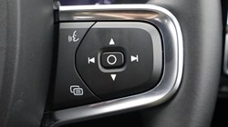 2025 (74) VOLVO XC40 2.0 B3P Ultra Dark 5dr Auto 5121044