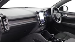 2025 (74) VOLVO XC40 2.0 B3P Ultra Dark 5dr Auto 5121025