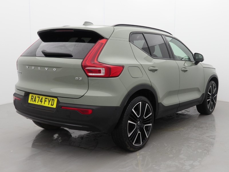 2025 (74) VOLVO XC40 2.0 B3P Ultra Dark 5dr Auto 5121004