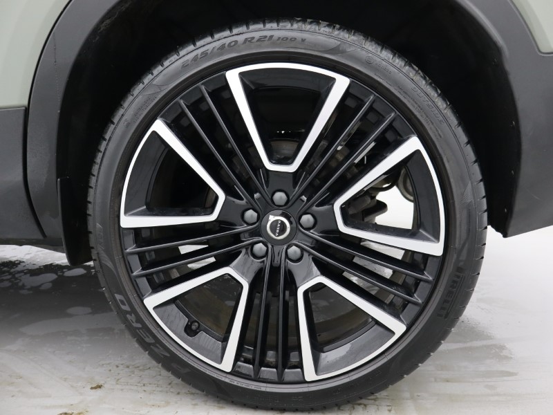 2025 (74) VOLVO XC40 2.0 B3P Ultra Dark 5dr Auto 5121018