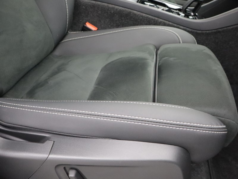 2025 (74) VOLVO XC40 2.0 B3P Ultra Dark 5dr Auto 5121034