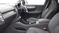 2025 (74) VOLVO XC40 2.0 B3P Ultra Dark 5dr Auto 5121020