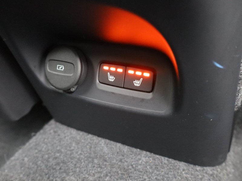 2025 (74) VOLVO XC40 2.0 B3P Ultra Dark 5dr Auto 5121040