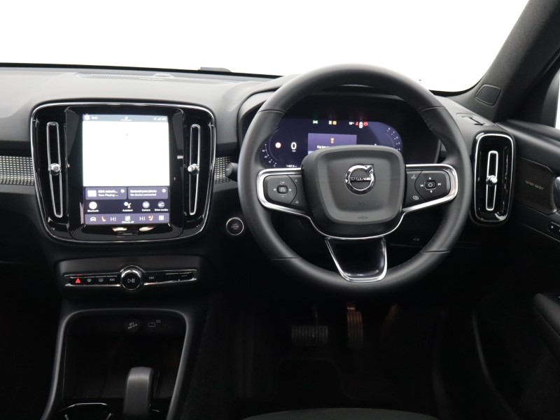 2025 (74) VOLVO XC40 2.0 B3P Ultra Dark 5dr Auto 5121041