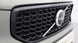 2025 (74) VOLVO XC40 2.0 B3P Ultra Dark 5dr Auto 5121006
