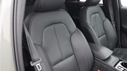 2025 (74) VOLVO XC40 2.0 B4P Ultra Dark 5dr Auto 5215168