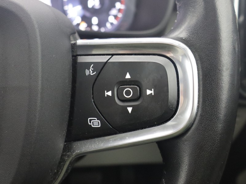 2020 (70) VOLVO XC40 2.0 B5P Inscription Pro 5dr AWD Auto 5109880