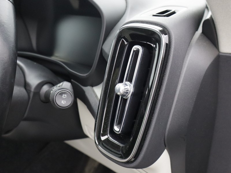 2020 (70) VOLVO XC40 2.0 B5P Inscription Pro 5dr AWD Auto 5109862