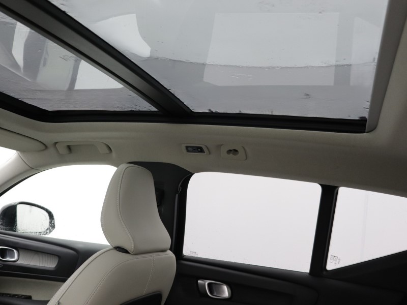 2020 (70) VOLVO XC40 2.0 B5P Inscription Pro 5dr AWD Auto 5110103