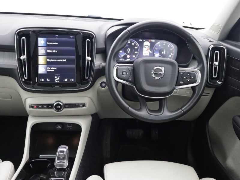 2020 (70) VOLVO XC40 2.0 B5P Inscription Pro 5dr AWD Auto 5109877