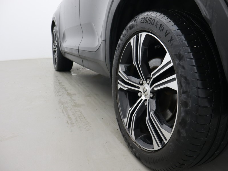 2020 (70) VOLVO XC40 2.0 B5P Inscription Pro 5dr AWD Auto 5109854