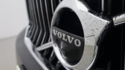 2020 (70) VOLVO XC40 2.0 B5P Inscription Pro 5dr AWD Auto 5109845