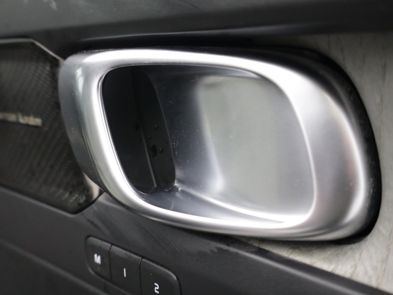 2020 (70) VOLVO XC40 2.0 B5P Inscription Pro 5dr AWD Auto 5109860