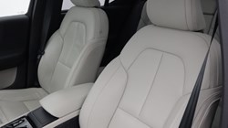 2020 (70) VOLVO XC40 2.0 B5P Inscription Pro 5dr AWD Auto 5109867