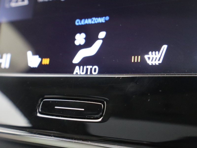 2020 (70) VOLVO XC40 2.0 B5P Inscription Pro 5dr AWD Auto 5109885