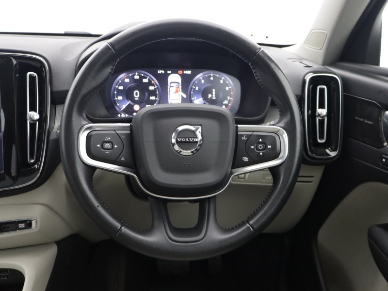 2020 (70) VOLVO XC40 2.0 B5P Inscription Pro 5dr AWD Auto 5109878