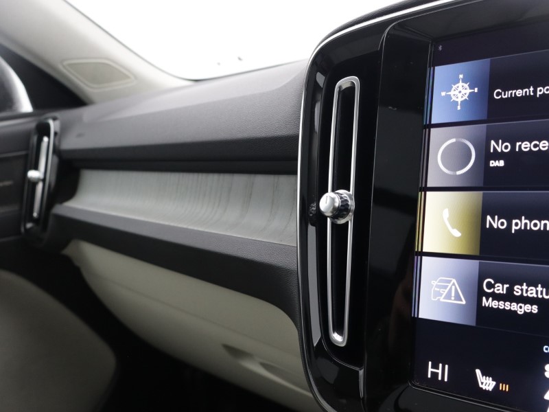 2020 (70) VOLVO XC40 2.0 B5P Inscription Pro 5dr AWD Auto 5109890