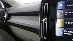 2020 (70) VOLVO XC40 2.0 B5P Inscription Pro 5dr AWD Auto 5109890